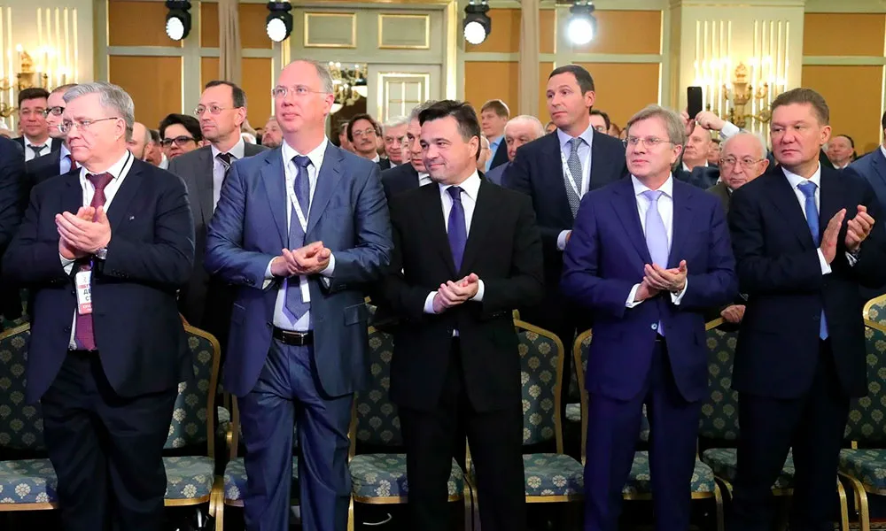 Почему миллиардеры богатеют, а простые россияне беднеют?